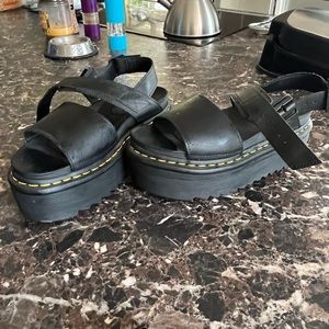 Dr. Martens boss quad sandal